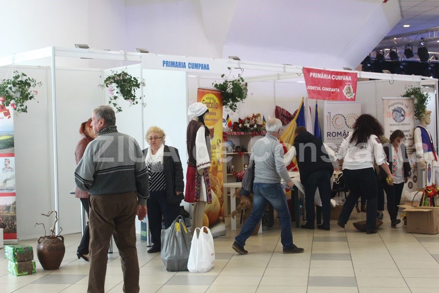 targ cu produse traditionale de ziua dobrogei la pavilionul expozitional ce surprize le sunt pregatite targ cu produse traditionale de ziua dobrogei la pavilionul expozitional ce surprize le sunt pregatite
