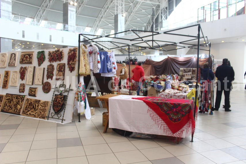 targ cu produse traditionale de ziua dobrogei la pavilionul expozitional ce surprize le sunt pregatite targ cu produse traditionale de ziua dobrogei la pavilionul expozitional ce surprize le sunt pregatite