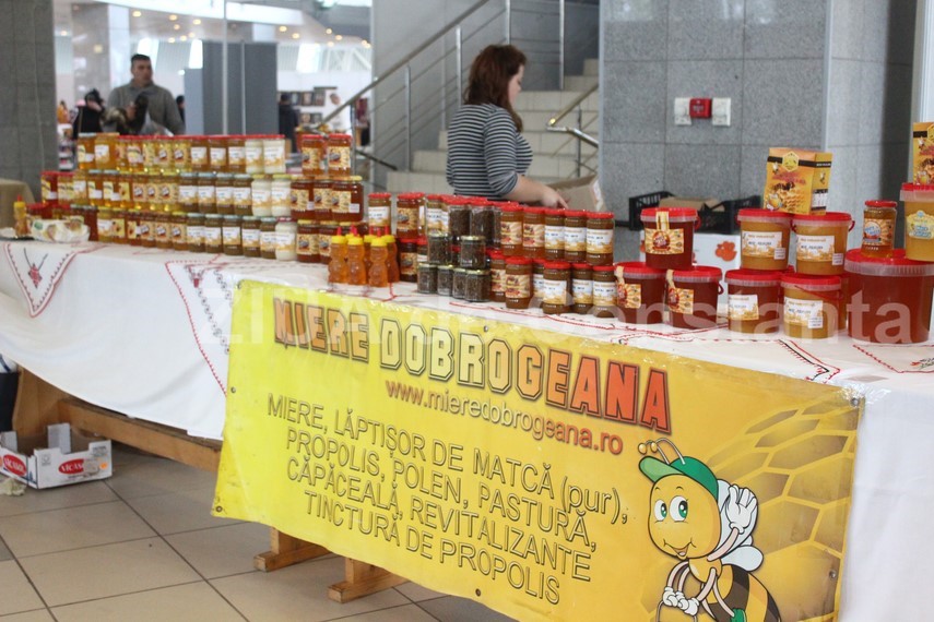 targ cu produse traditionale de ziua dobrogei la pavilionul expozitional ce surprize le sunt pregatite targ cu produse traditionale de ziua dobrogei la pavilionul expozitional ce surprize le sunt pregatite