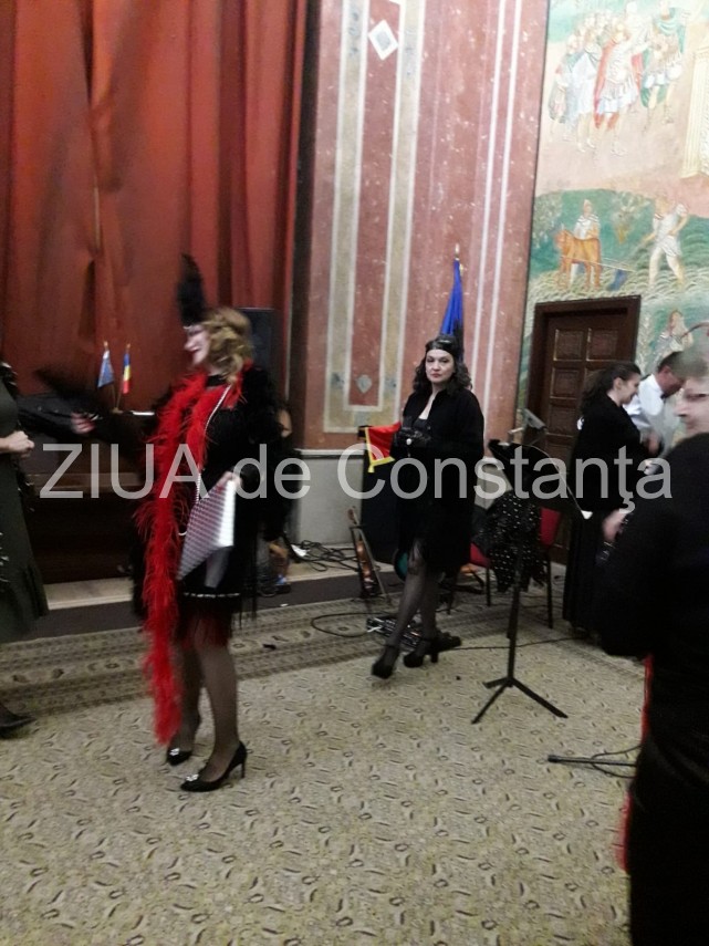 live text imagini de la eveniment constantenii transpusi in atmosfera anilor 1920 in cadrul spectacolului live text imagini de la eveniment constantenii transpusi in atmosfera anilor 1920 in cadrul spectacolului