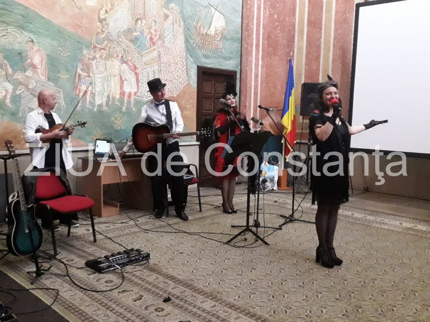 muzica poezie si dans la evenimentul oglinzi desfasurat la muzeul de istorie nationala si arheologie muzica poezie si dans la evenimentul oglinzi desfasurat la muzeul de istorie nationala si arheologie