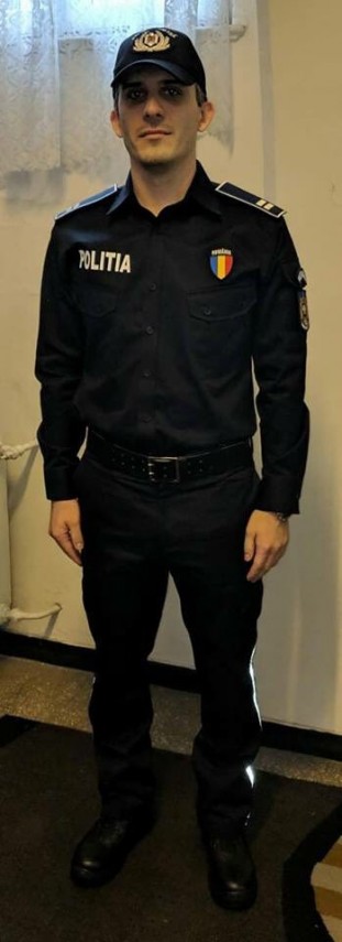 parca am fi de la cfr trening cu grade iata cum arata noua uniforma a politistilor din romania galerie parca am fi de la cfr trening cu grade iata cum arata noua uniforma a politistilor din romania galerie