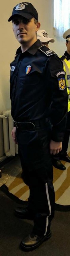 parca am fi de la cfr trening cu grade iata cum arata noua uniforma a politistilor din romania galerie parca am fi de la cfr trening cu grade iata cum arata noua uniforma a politistilor din romania galerie