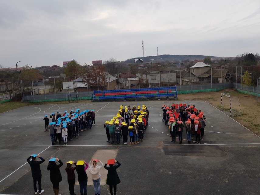 elevii constanteni au dat start campaniei mesajul meu pentru romania galerie foto 677532 elevii constanteni au dat start campaniei mesajul meu pentru romania galerie foto 677532