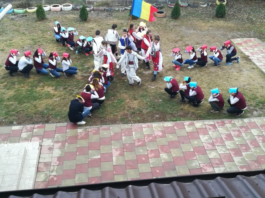 elevii constanteni au dat start campaniei mesajul meu pentru romania galerie foto 677532 elevii constanteni au dat start campaniei mesajul meu pentru romania galerie foto 677532