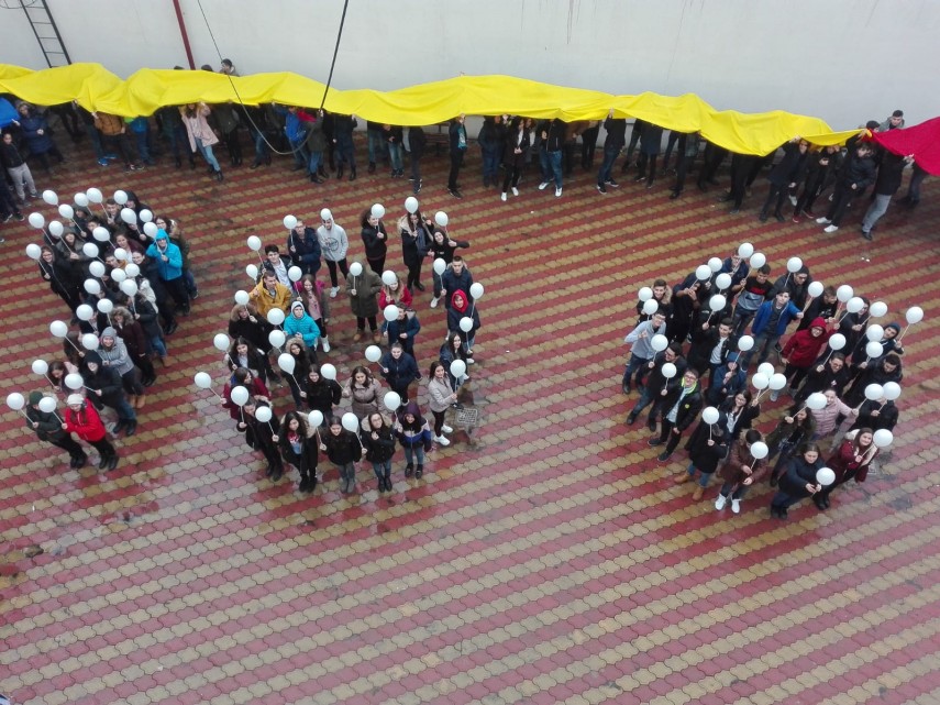 elevii constanteni au dat start campaniei mesajul meu pentru romania galerie foto 677532 elevii constanteni au dat start campaniei mesajul meu pentru romania galerie foto 677532