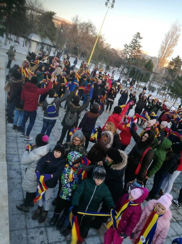 1 decembrie prin ochii copiilor scene din marea unire de la 1918 reinviate la constanta de elevi galerie 1 decembrie prin ochii copiilor scene din marea unire de la 1918 reinviate la constanta de elevi galerie