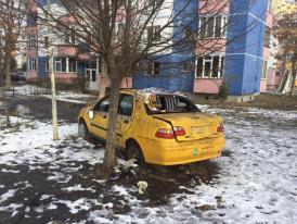 Constanţa Un taximetru părăsit de ani buni a devenit focar de infecţie în Poarta 6