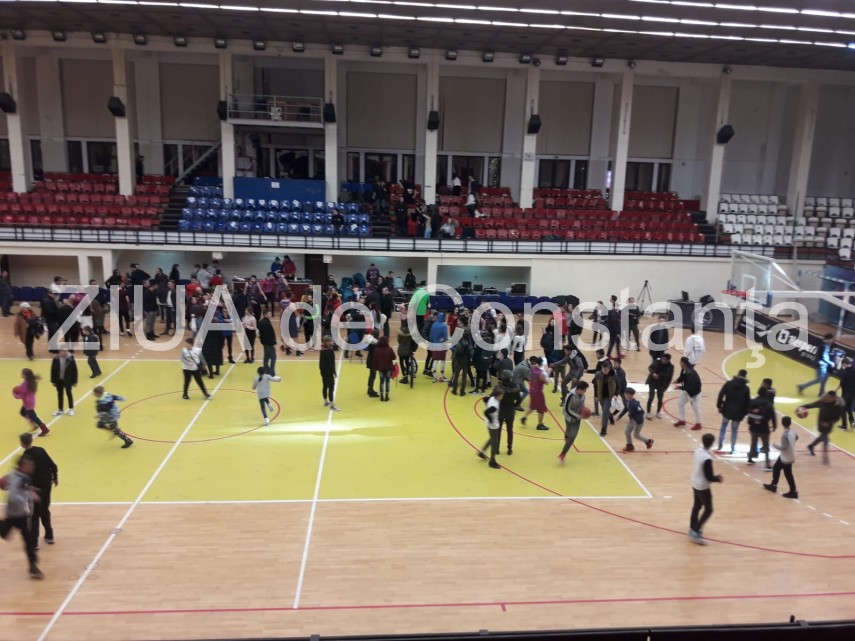 imagini de la eveniment constanta francezul guy dupuy show memorabil la all star game 678504 imagini de la eveniment constanta francezul guy dupuy show memorabil la all star game 678504