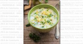 lauraadamache.ro Ciorba de salata verde (cu afumatura)
