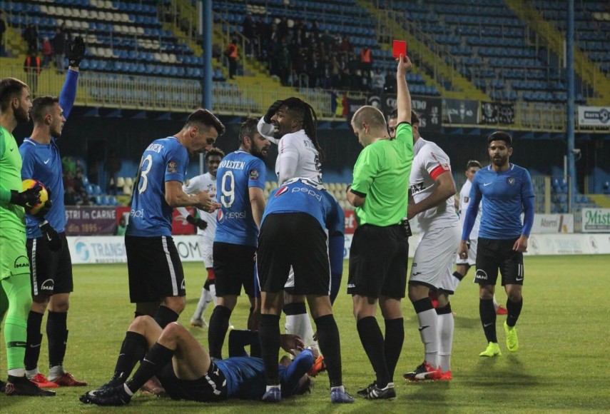 gica hagi nemultumit inexplicabil cu gaz metan medias fc viitorul n a aratat spiritul pe care l a avut gica hagi nemultumit inexplicabil cu gaz metan medias fc viitorul n a aratat spiritul pe care l a avut