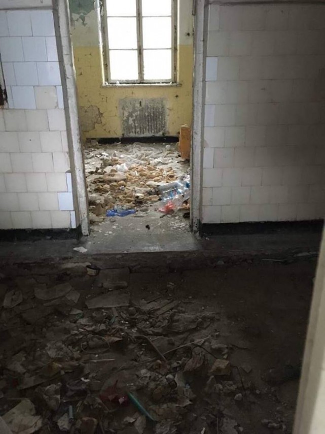 cerere de demolare a unor cladiri din curtea spitalului municipal zona policlinica 2 depusa de claudiu