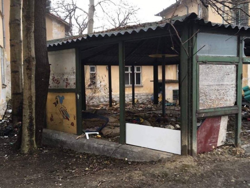 cerere de demolare a unor cladiri din curtea spitalului municipal zona policlinica 2 depusa de claudiu