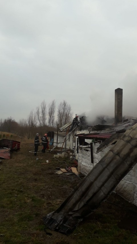 update alerta la isu dobrogea un incendiu a izbucnit la manastirea din localitatea closca judetul constanta update alerta la isu dobrogea un incendiu a izbucnit la manastirea din localitatea closca judetul constanta