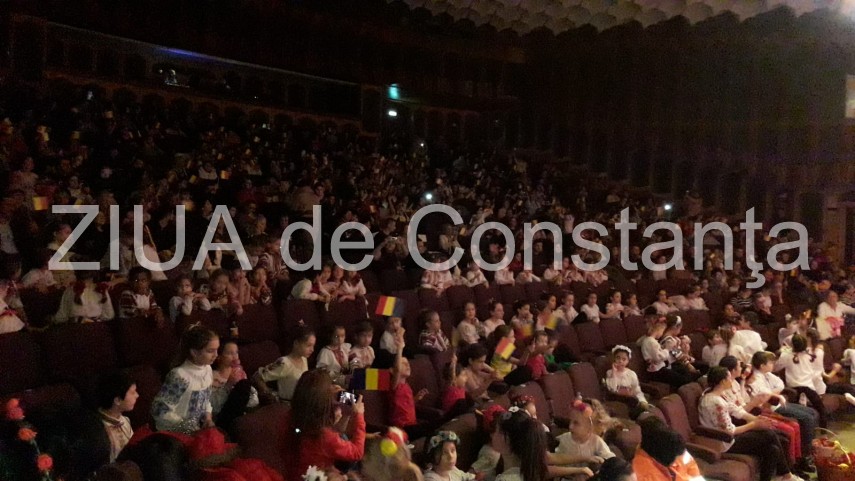 imagini de la eveniment constanta mos craciun a venit la spectacolul de final de an al gimnasticii aerobice imagini de la eveniment constanta mos craciun a venit la spectacolul de final de an al gimnasticii aerobice