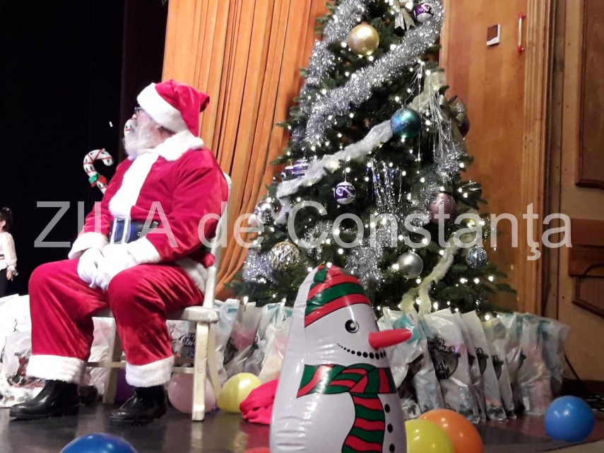 imagini de la eveniment constanta mos craciun a venit la spectacolul de final de an al gimnasticii aerobice imagini de la eveniment constanta mos craciun a venit la spectacolul de final de an al gimnasticii aerobice