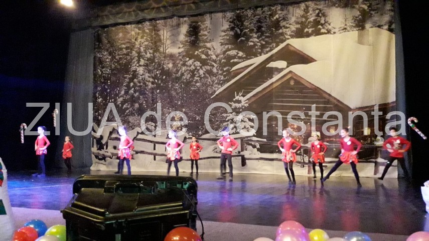 imagini de la eveniment constanta mos craciun a venit la spectacolul de final de an al gimnasticii aerobice imagini de la eveniment constanta mos craciun a venit la spectacolul de final de an al gimnasticii aerobice