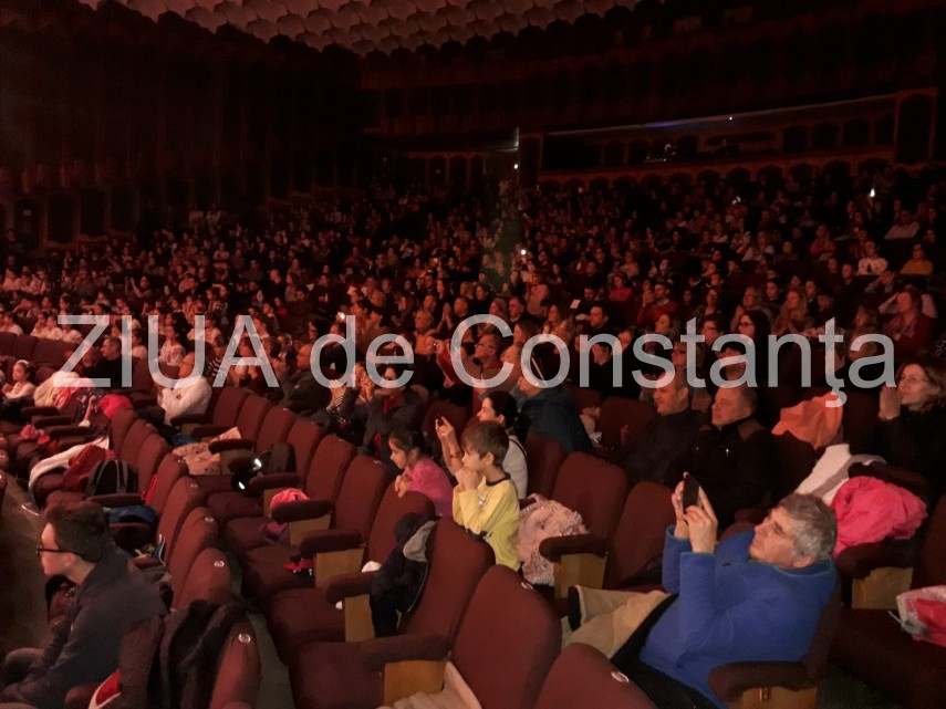 imagini de la eveniment constanta mos craciun a venit la spectacolul de final de an al gimnasticii aerobice imagini de la eveniment constanta mos craciun a venit la spectacolul de final de an al gimnasticii aerobice