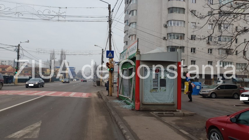 chiosc telegraf din constanta distrus de un sofer neatent galerie foto video 680508 chiosc telegraf din constanta distrus de un sofer neatent galerie foto video 680508