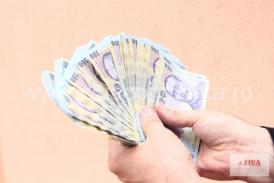 Veşti bune pentru românii cu credite la bănci. Indicele Robor a scăzut înainte de Crăciun