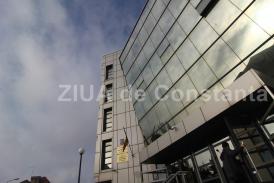 Un tânăr acuzat de proxenetism, achitat definitiv 