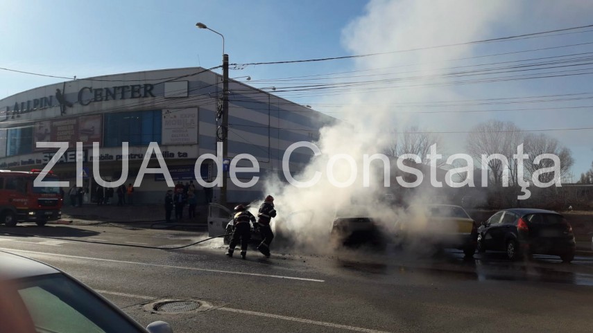 imagini de la eveniment incendiu violent pe soseaua mangaliei din constanta mai multe masini in flacari imagini de la eveniment incendiu violent pe soseaua mangaliei din constanta mai multe masini in flacari