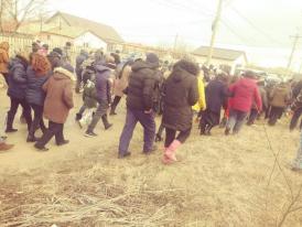 Județul Constanța Fata ucisă de o injecție letală făcută de propriul tată, înmormântată astăzi la Săcele (galerie foto+video)   