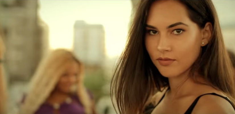 iubita fotbalistului dragos nedelcu de la fcsb o tanara din constanta apare intr un videoclip al lui iubita fotbalistului dragos nedelcu de la fcsb o tanara din constanta apare intr un videoclip al lui