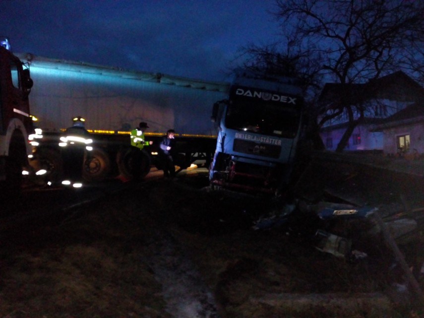 update accident rutier in comuna pipirig judetul neamt un autotren a iesit de pe carosabil si a accidentat update accident rutier in comuna pipirig judetul neamt un autotren a iesit de pe carosabil si a accidentat