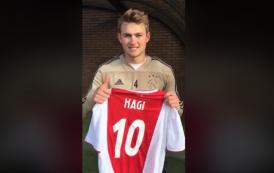 Tricou personalizat din partea clubului olandez Ajax Amsterdam pentru Gică Hagi