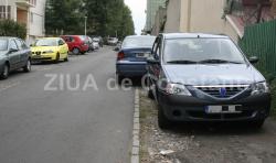 Sondaj de opinie 55% dintre constănţenii participanți cer locuri de parcare şi nu sunt de acord cu sancţionarea celor care parchează vehiculele pe trotuare!