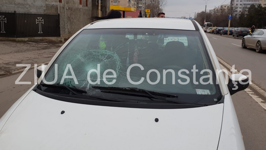 constanta barbat lovit de un autoturism pe bulevardul tomis in fata bisericii sf haralambie 684146 constanta barbat lovit de un autoturism pe bulevardul tomis in fata bisericii sf haralambie 684146