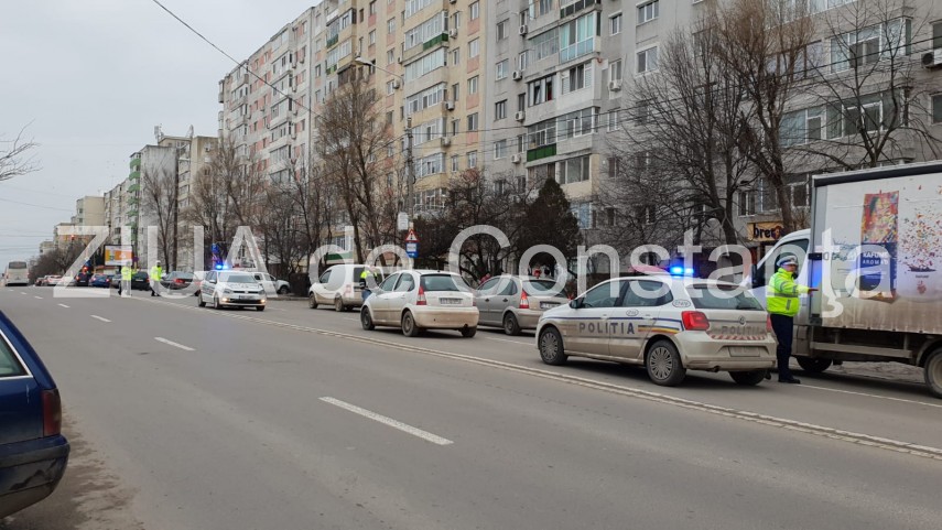 constanta barbat lovit de un autoturism pe bulevardul tomis in fata bisericii sf haralambie 684146 constanta barbat lovit de un autoturism pe bulevardul tomis in fata bisericii sf haralambie 684146