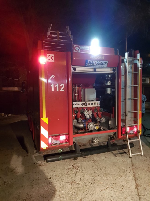 incendiu in eforie sud judetul constanta o locuinta afectata pompierii chemati in ajutor galerie foto incendiu in eforie sud judetul constanta o locuinta afectata pompierii chemati in ajutor galerie foto