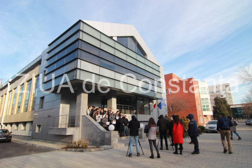 un nou protest al procurorilor din constanta fata de modificarile aduse legilor justitiei prin ordonanta un nou protest al procurorilor din constanta fata de modificarile aduse legilor justitiei prin ordonanta