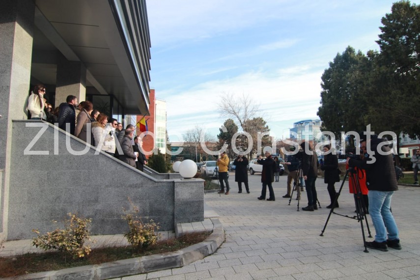 un nou protest al procurorilor din constanta fata de modificarile aduse legilor justitiei prin ordonanta un nou protest al procurorilor din constanta fata de modificarile aduse legilor justitiei prin ordonanta