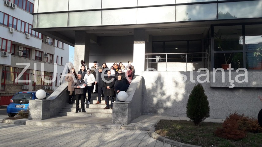 un nou protest al procurorilor din constanta fata de modificarile aduse legilor justitiei prin ordonanta un nou protest al procurorilor din constanta fata de modificarile aduse legilor justitiei prin ordonanta