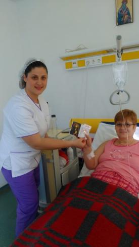 Mărţişoare, flori şi zâmbete, oferite de Arimex Comexim 2000 SRL pacienţilor constănţeni