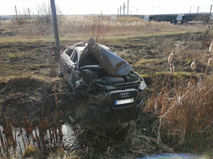 accident rutier pe dn 22c in zona garii saligny din judetul constanta un autoturism si un autocamion accident rutier pe dn 22c in zona garii saligny din judetul constanta un autoturism si un autocamion