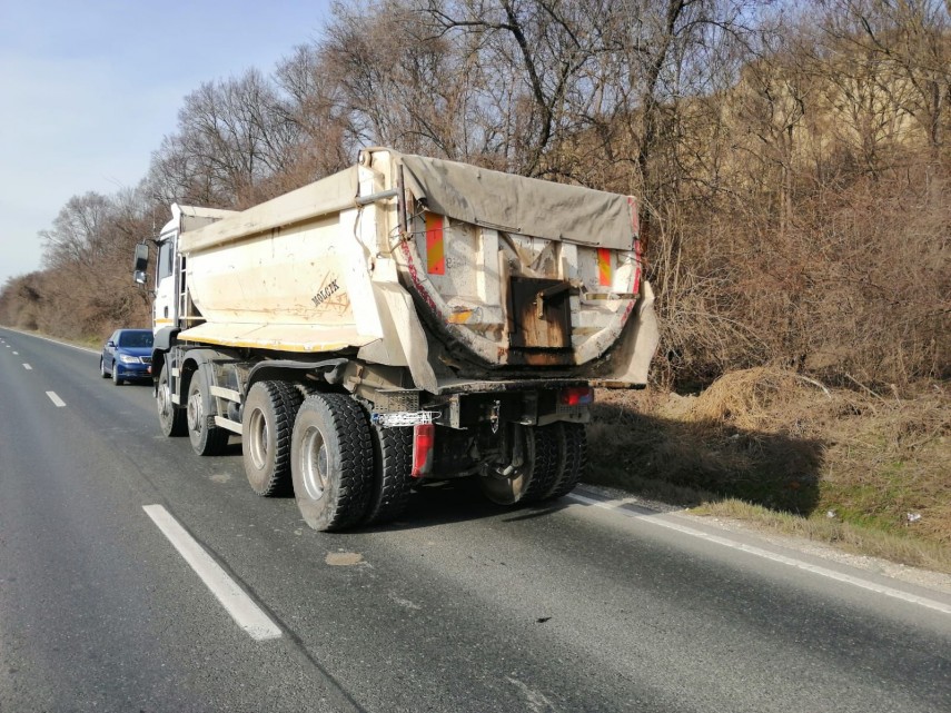 accident rutier pe dn 22c in zona garii saligny din judetul constanta un autoturism si un autocamion accident rutier pe dn 22c in zona garii saligny din judetul constanta un autoturism si un autocamion