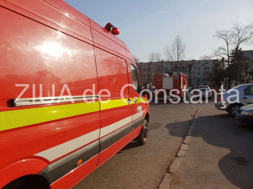 imagini de la eveniment incendiu in constanta la terasa unui restaurant de pe strada arcului pompierii imagini de la eveniment incendiu in constanta la terasa unui restaurant de pe strada arcului pompierii