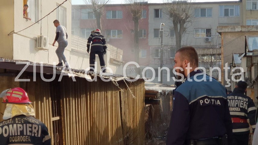 imagini de la eveniment incendiu in constanta la terasa unui restaurant de pe strada arcului pompierii imagini de la eveniment incendiu in constanta la terasa unui restaurant de pe strada arcului pompierii