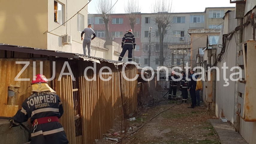 imagini de la eveniment incendiu in constanta la terasa unui restaurant de pe strada arcului pompierii imagini de la eveniment incendiu in constanta la terasa unui restaurant de pe strada arcului pompierii