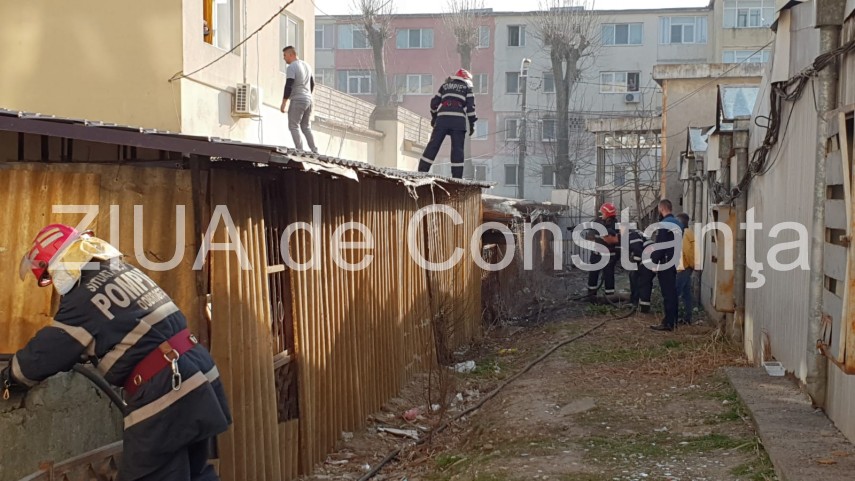 imagini de la eveniment incendiu in constanta la terasa unui restaurant de pe strada arcului pompierii imagini de la eveniment incendiu in constanta la terasa unui restaurant de pe strada arcului pompierii