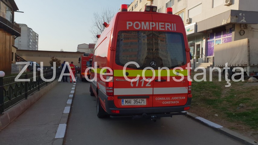 imagini de la eveniment incendiu in constanta la terasa unui restaurant de pe strada arcului pompierii imagini de la eveniment incendiu in constanta la terasa unui restaurant de pe strada arcului pompierii