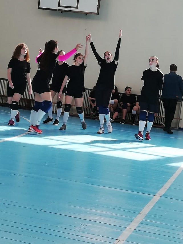 s a calificat la turneul semifinal echipa de volei a scolii 12 b p hasdeu constanta campioana judeteana s a calificat la turneul semifinal echipa de volei a scolii 12 b p hasdeu constanta campioana judeteana