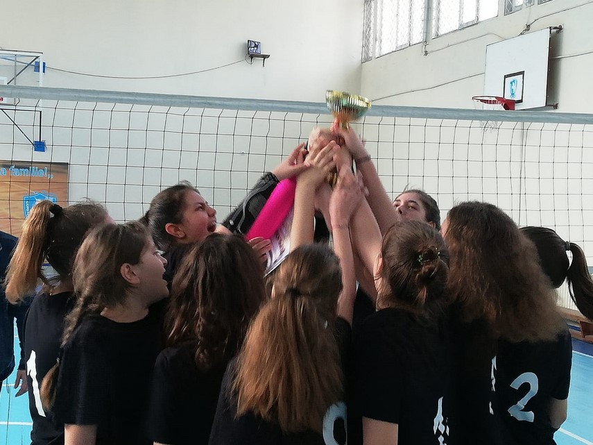 s a calificat la turneul semifinal echipa de volei a scolii 12 b p hasdeu constanta campioana judeteana s a calificat la turneul semifinal echipa de volei a scolii 12 b p hasdeu constanta campioana judeteana