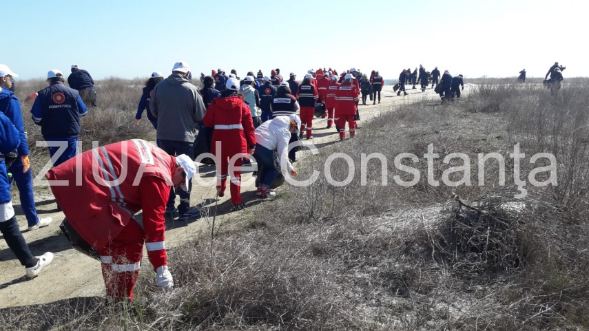 actiune de ecologizare organizata de rompetrol rafinare pe plaja de la corbu judetul constanta galerie actiune de ecologizare organizata de rompetrol rafinare pe plaja de la corbu judetul constanta galerie