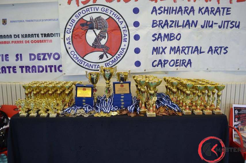 toti sunteti campioni eduard draganoiu si mihai stan castigatori ai trofeului satori spirit la cupa satori toti sunteti campioni eduard draganoiu si mihai stan castigatori ai trofeului satori spirit la cupa satori