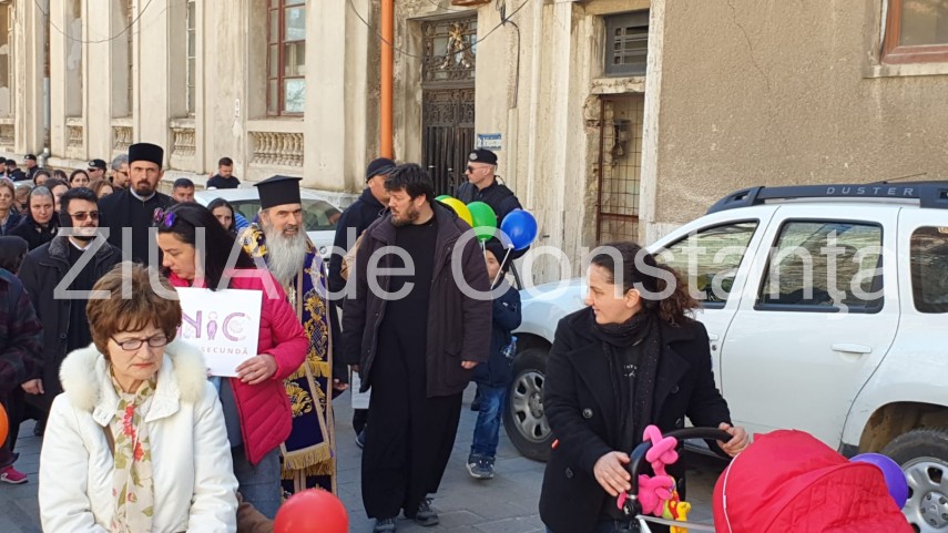 imagini de la eveniment unic din prima secunda mars pentru viata la constanta zeci de persoane participa imagini de la eveniment unic din prima secunda mars pentru viata la constanta zeci de persoane participa